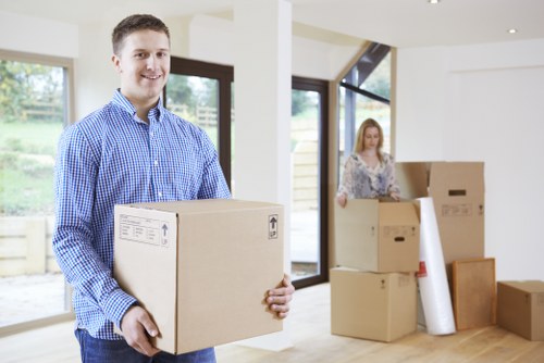 Local packing support for flats and apartments in West Kensington